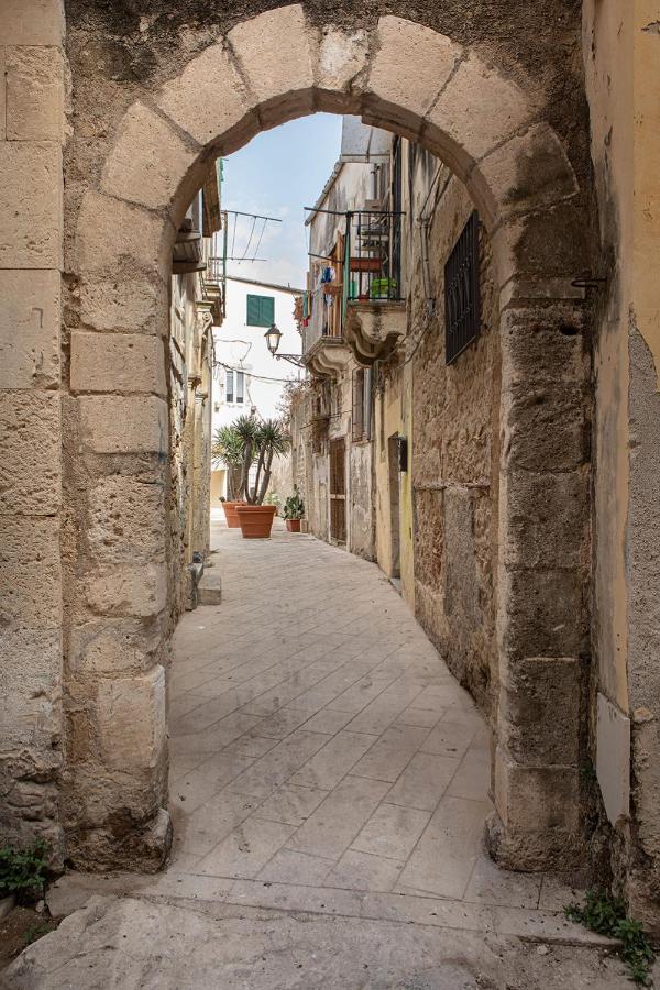 Dione 130 By Wonderful Italy * Syracuse